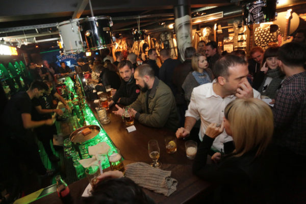 25.11.2015., Zagreb - U klubu Booze&Blues u suradnji s jack Danielsom otvoren je Krfteraj, projekt koji jednom mjesecno predstavlja mlade obrtnike. Moderator Krafteraja je Dzelo hadjiselimovic. Photo: Grgur Zucko/PIXSELL